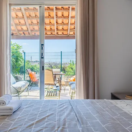 Modern One Bedroom At Lighthouse Apartman Paphos