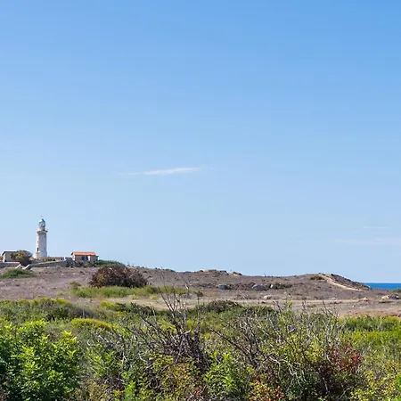 Modern One Bedroom At Lighthouse Apartman Paphos