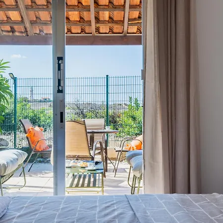 Modern One Bedroom At Lighthouse Апартаменты Пафос