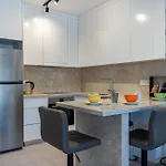 Modern One Bedroom At Lighthouse *