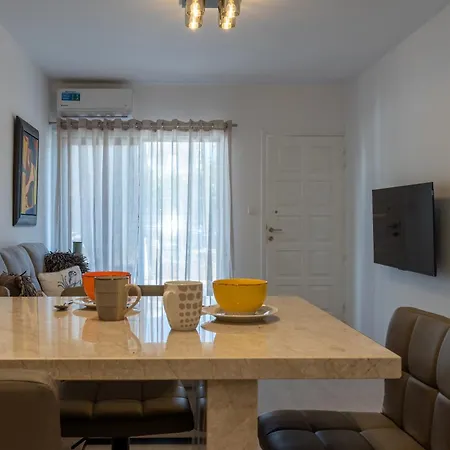 Modern One Bedroom At Lighthouse