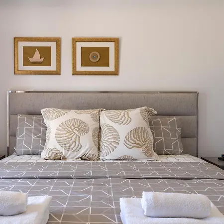 Modern One Bedroom At Lighthouse Apartmán *