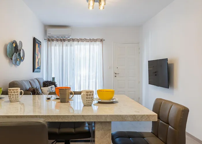 Modern One Bedroom At Lighthouse *