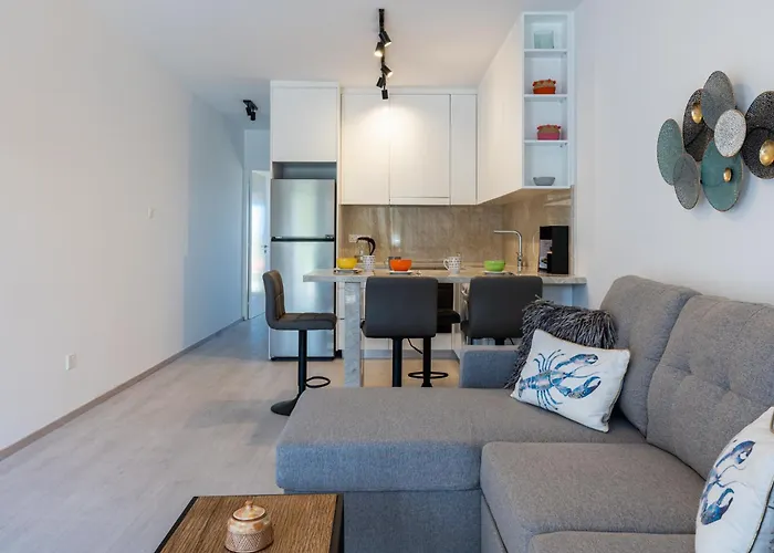 Modern One Bedroom At Lighthouse