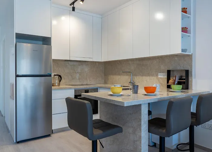 Modern One Bedroom At Lighthouse *